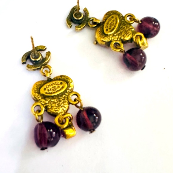 2004 CHANEL Gripoix Fall/Winter Dangle Pink Crystal Amethyst Bead Earrings - Picture 3 of 10